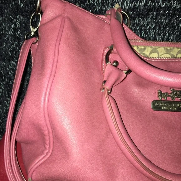 Coach pink handbag - Picture 4 of 6